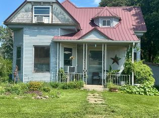 209 E Main St, Pulaski, IA 52584