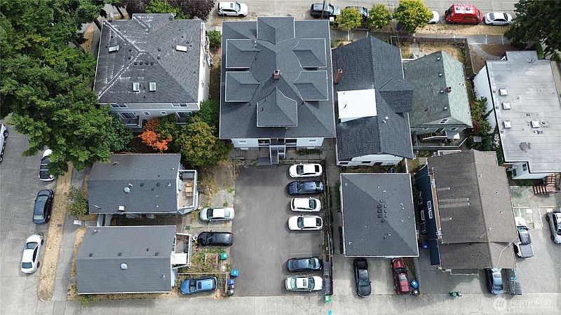 5th image of 819 6th Avenue N