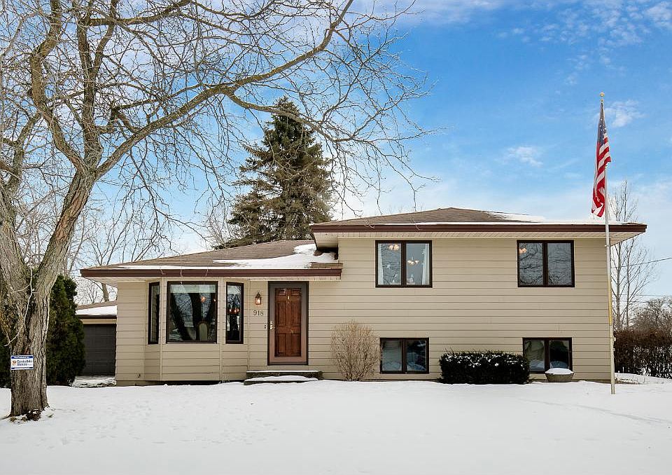 1st image of 918 Sunny Ln