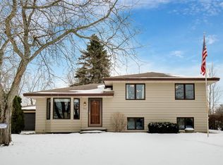 918 Sunny Ln, Anoka, MN 55303