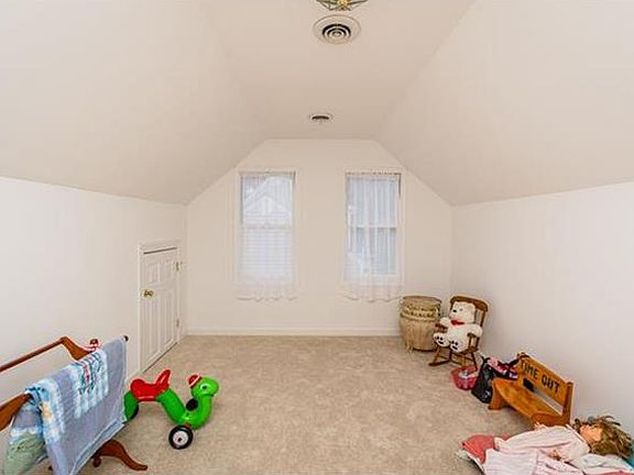 4th image of 9401 Braxton Way