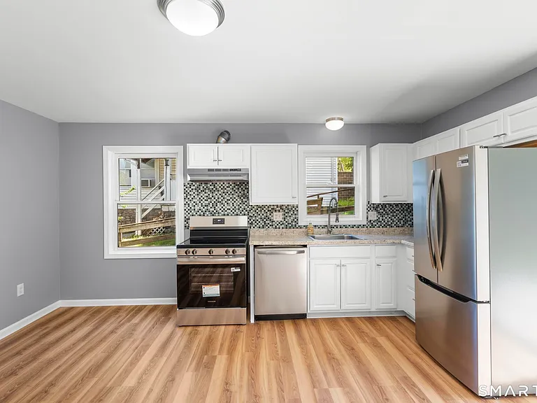 100 Meriden Rd #A — Photo 3