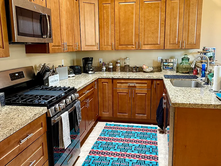 1111 Lombard Way — Photo 4