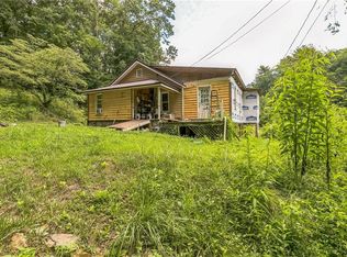 122 Walker Valley Ln, Ellijay, GA 30540