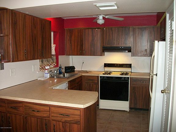 3rd image of 3290 Dade Cir NE