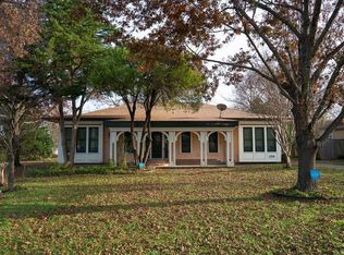 1310 E Marvin Ave, Waxahachie, TX 75165