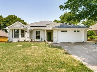 6709 N Park Dr, North Richland Hills, TX 76182