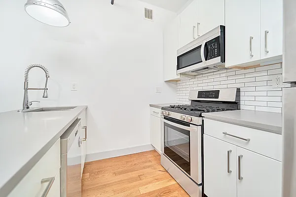 Rented by Living New York | media 9