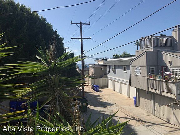 3rd image of 328 Kolmar St