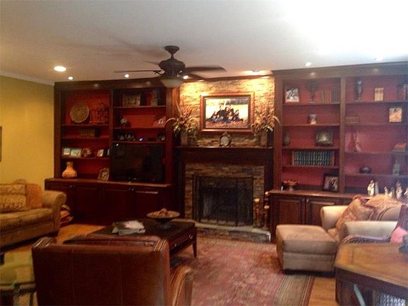 3rd image of 1700 Presidents Ln