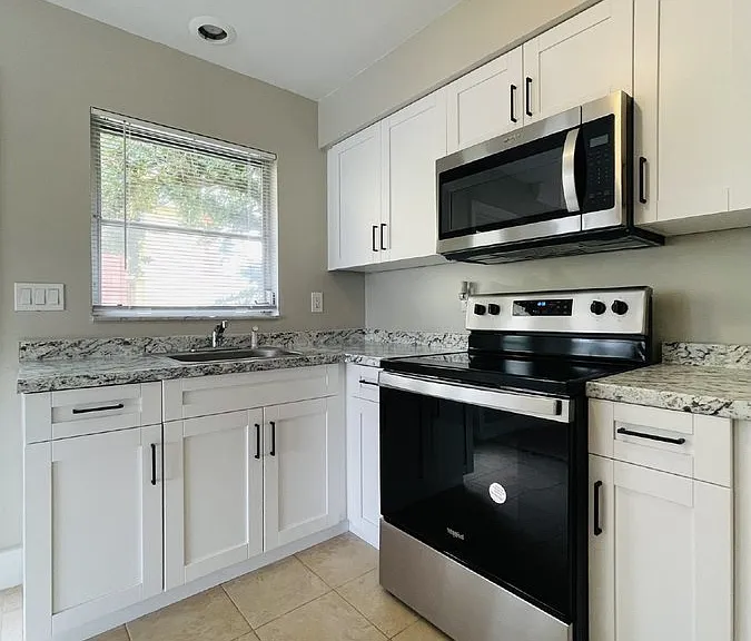 4111 SE 18th Pl #B — Photo 12