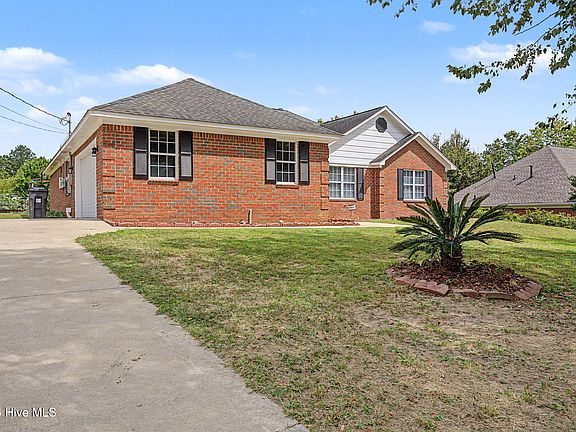4th image of 2933 Arrowwood Circle