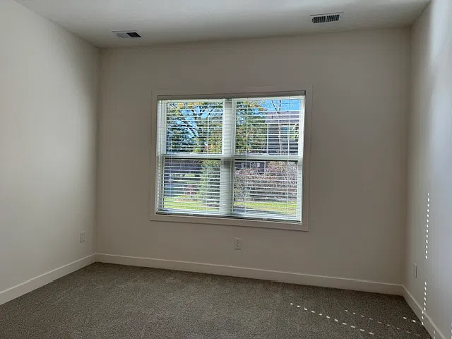 1 bed, 940 sqft, $1,950 — Photo 3