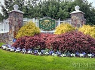 6 Copper Beech Cir, New Rochelle, NY 10804