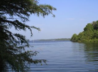 200 Varnum Ln, Hemphill, TX 75948