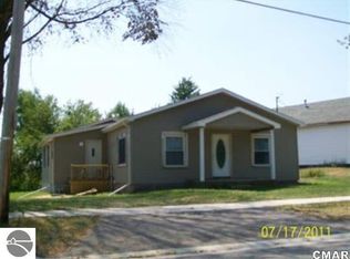 413 Olive St, Saint Louis, MI 48880