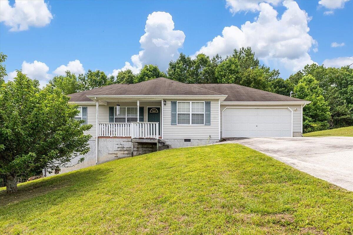 216 Pinewood Dr, Rock Spring, GA 30739 | Zillow