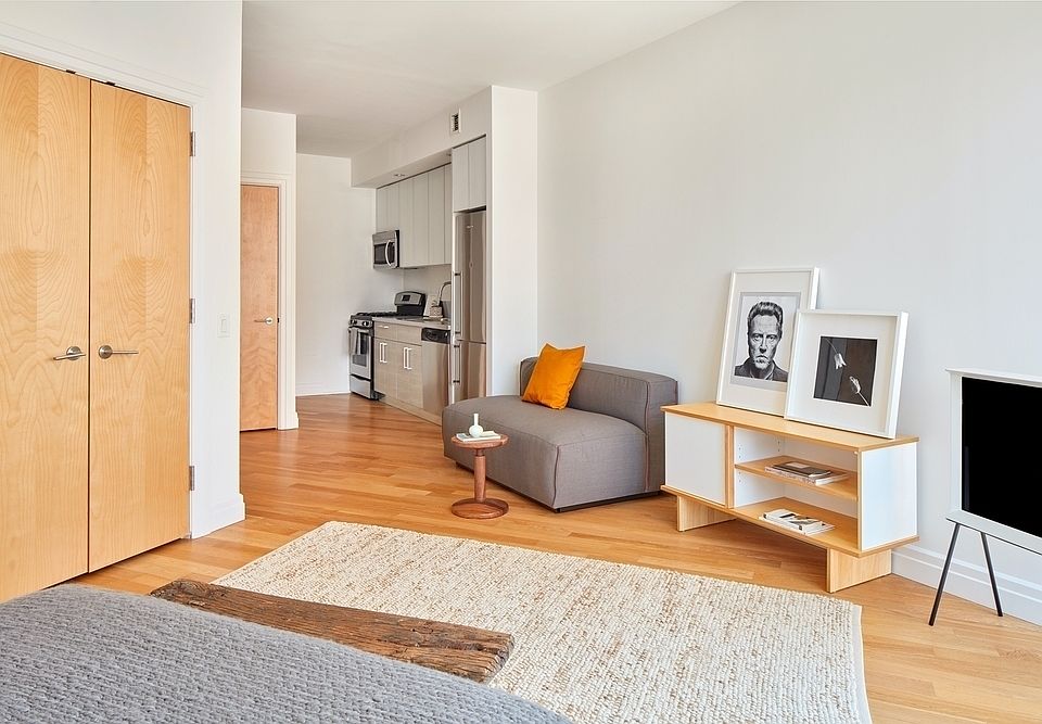 1st image of 550 W 54th St #547