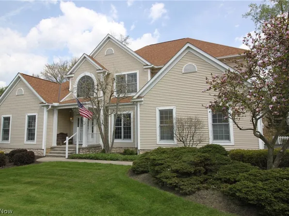 7960 Bainbrook Dr, Chagrin Falls, OH 44023