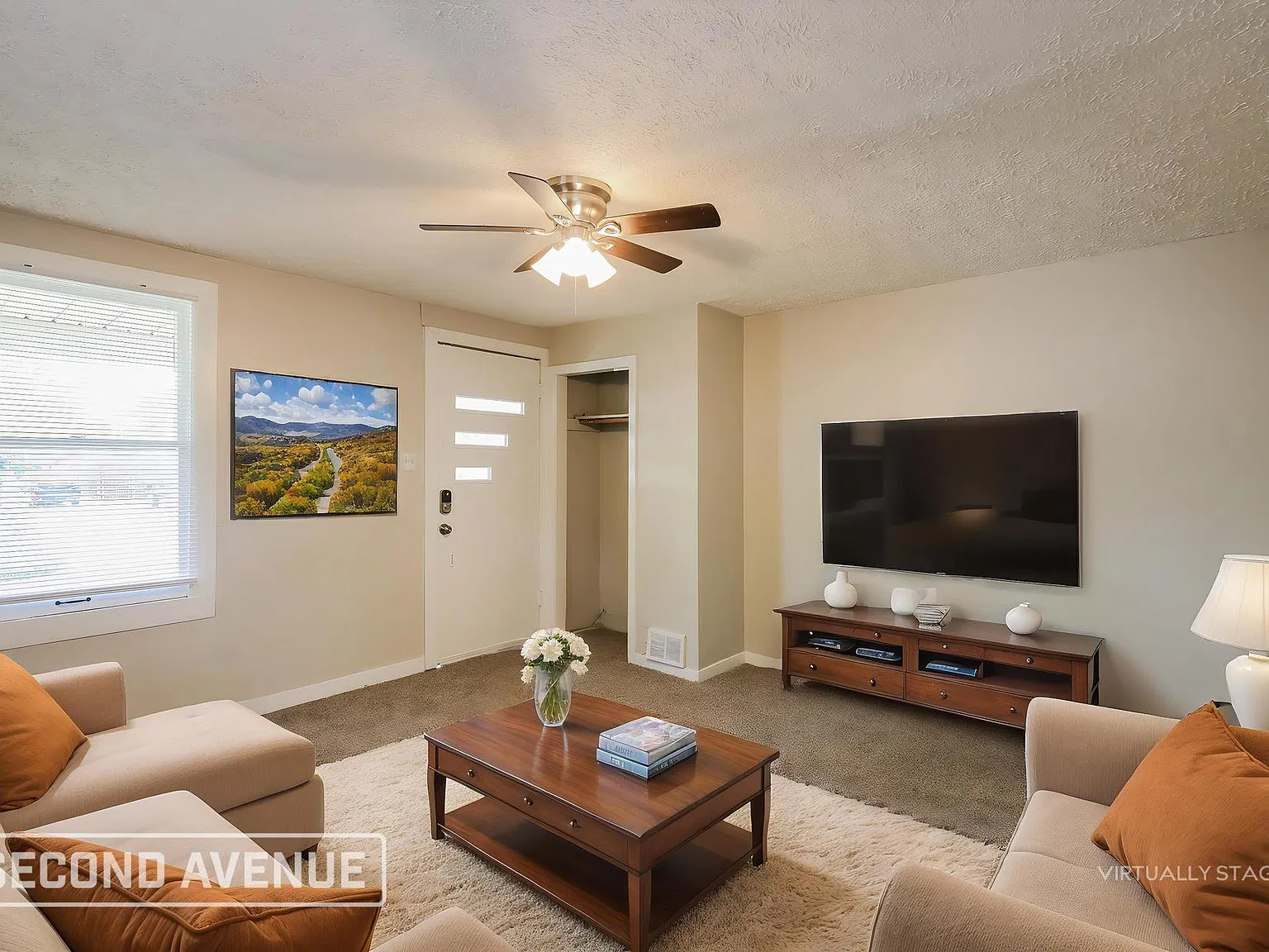 3 bed, 1.0 bath, 1084 sqft, $1,089 — Photo 2