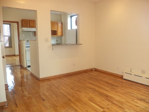 2nd image of 956 Putnam Ave #2