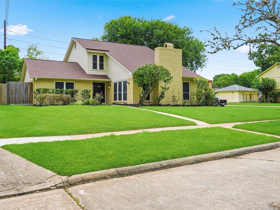 1st image of 2902 Colony Dr
