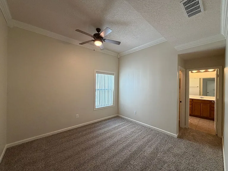 10540 Calle Merida NW — Photo 21