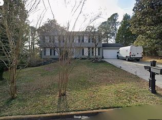 9805 N Pond Cir, Roswell, GA 30076