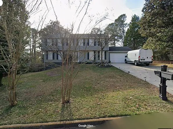 9805 N Pond Cir, Roswell, GA 30076