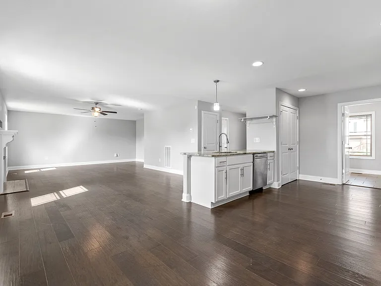3482 Southwood Dr — Photo 11