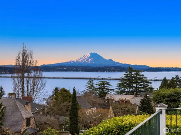 5215 NE 45th Street, Seattle, WA 98105