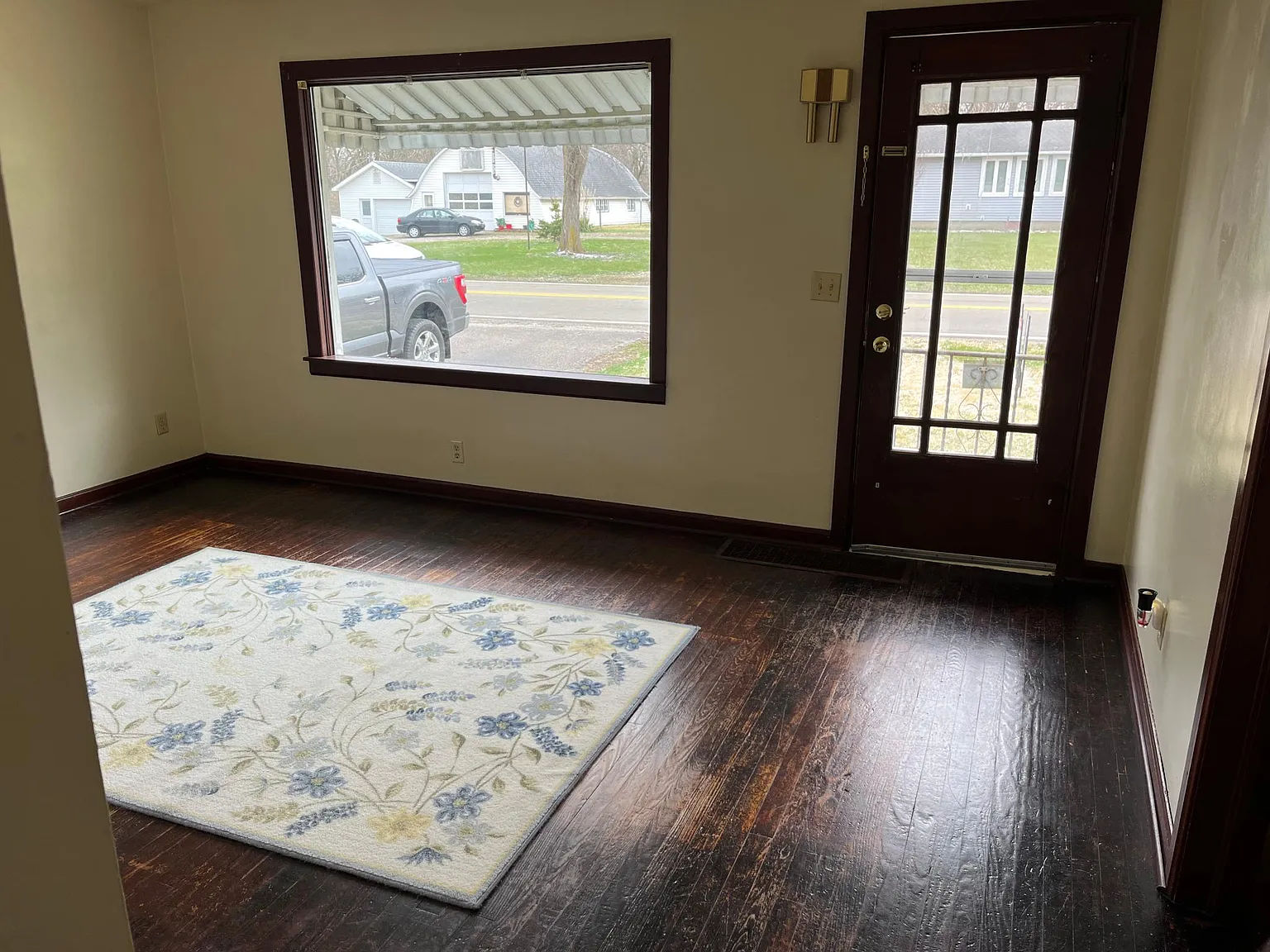 2 bed, 856 sqft, $1,100 — Photo 3