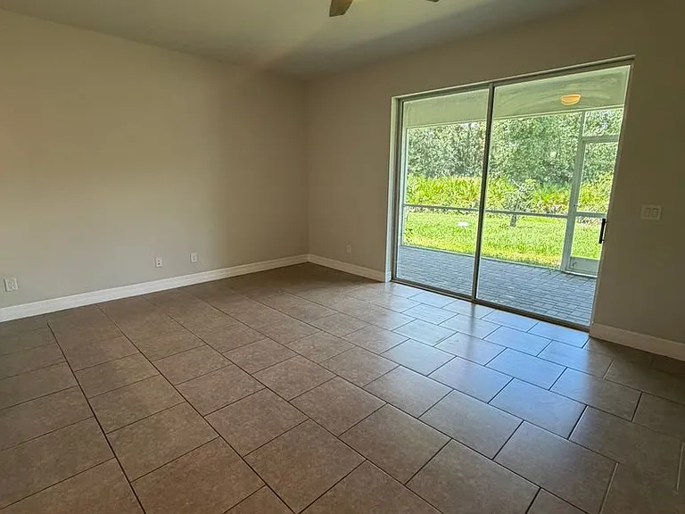 1031 San Cristobal Ave — Photo 13