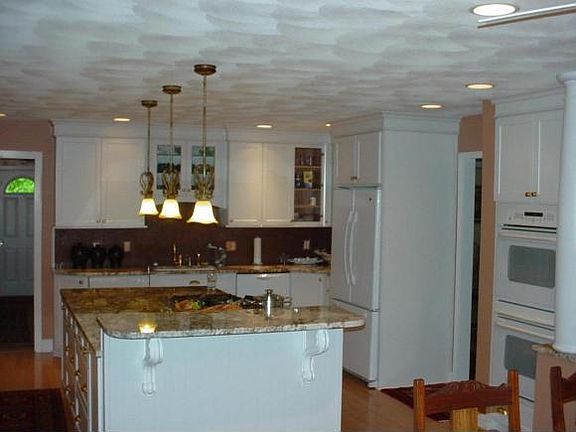 5th image of 61 Elmwood Dr