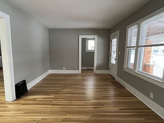 4th image of 1747 Newark Ave SE