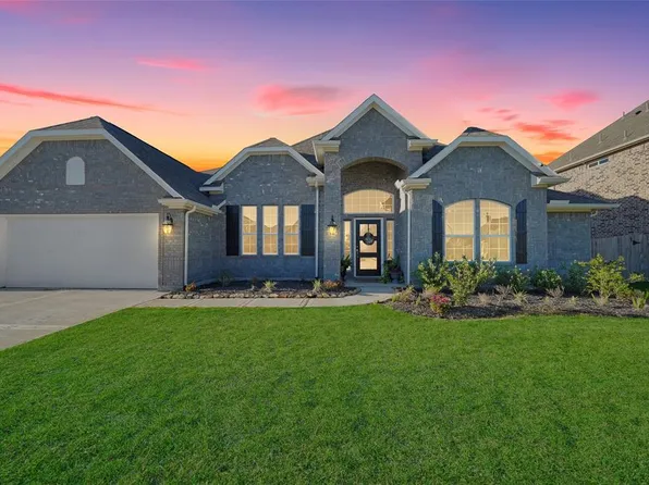 1524 N Bluebonnet Lane, Angleton, TX 77515