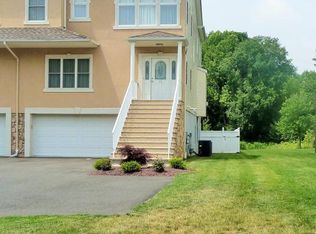 71 Pension Rd, Manalapan, NJ 07726