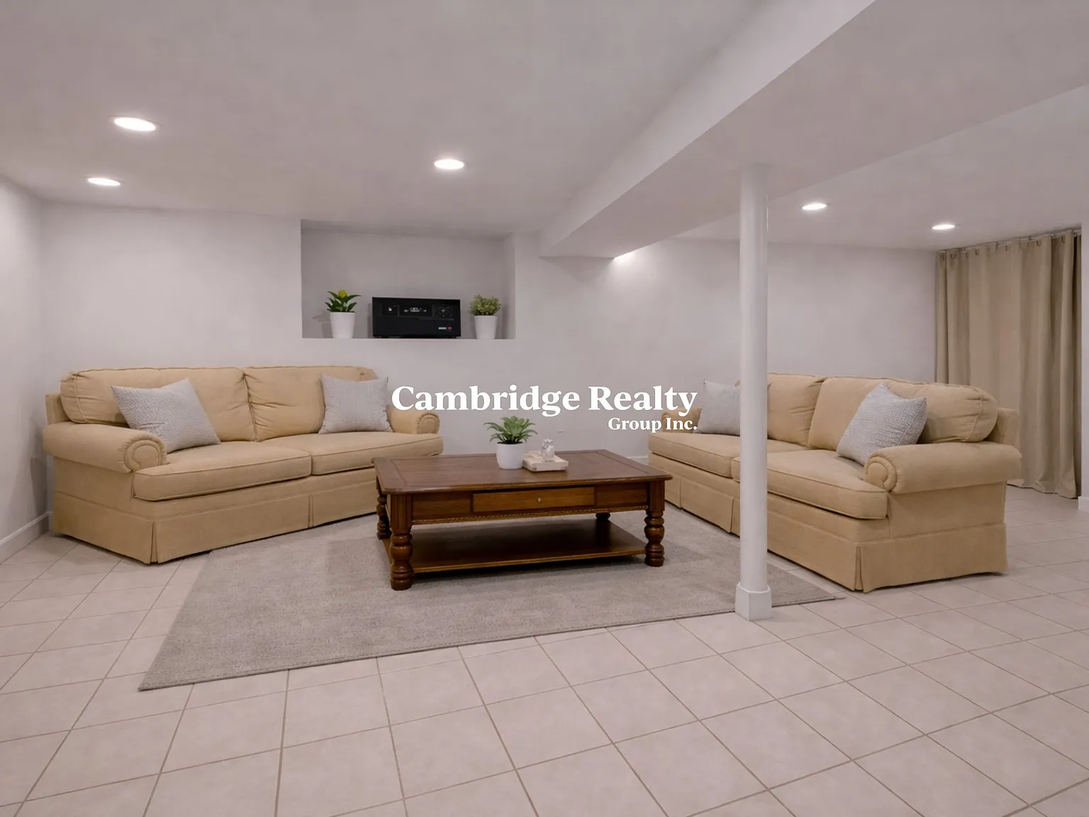 5 bed, 2.5 bath, 2000 sqft, $4,950 — Photo 4