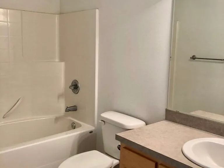 Meadowlawn Pl — Photo 14