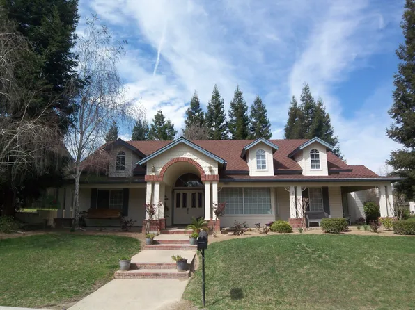 9491 N Woodmont Dr, Fresno, CA 93720
