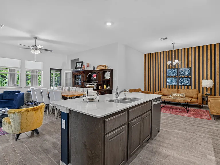 3936 Sidney Ln — Photo 7