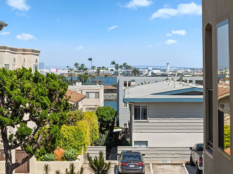370 Rosecrans St #203 — Photo 33