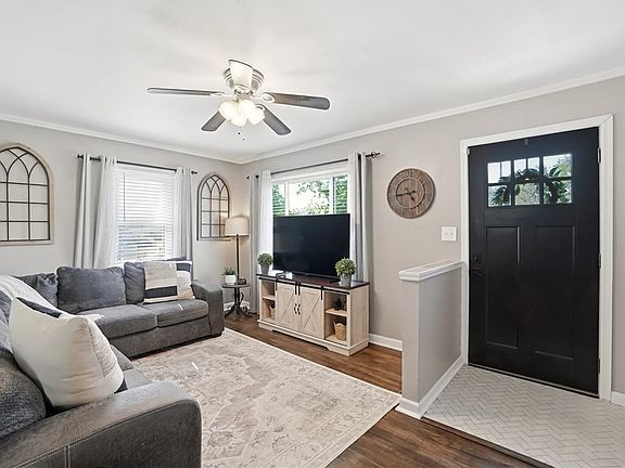 5th image of 150 Fairview Dr