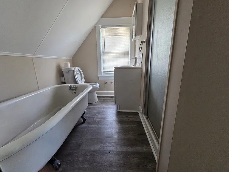 129 Kings Hwy — Photo 8