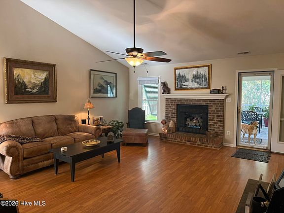 3rd image of 606 Barbour Road