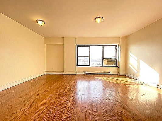 3rd image of 410 Saint Nicholas Ave APT 11H