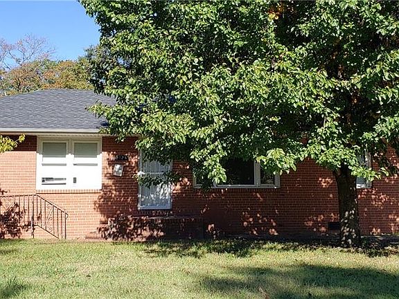 Lots of potential here!  Beautiful established neighborhood near Base/Botanical Gardens 