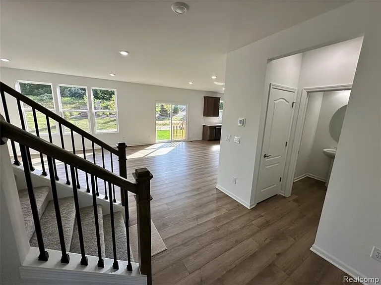 4881 Marquette Dr — Photo 13