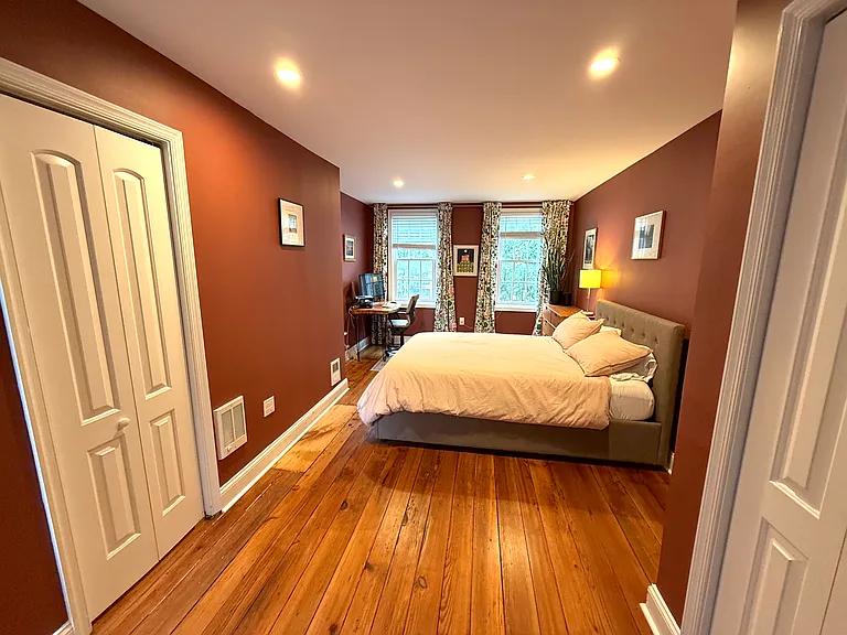 214 Warren Ave — Photo 12