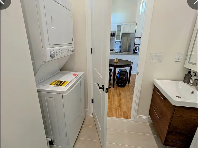 2084 W Hampton Dr — Photo 5